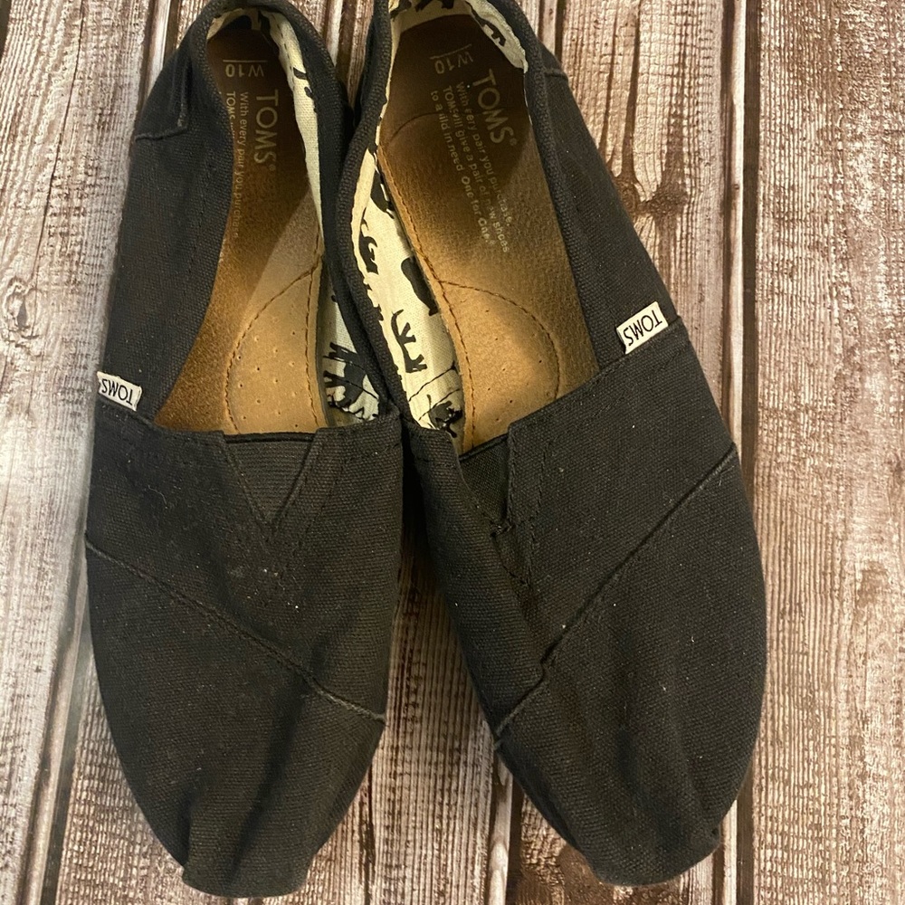 Women’s Tom’s